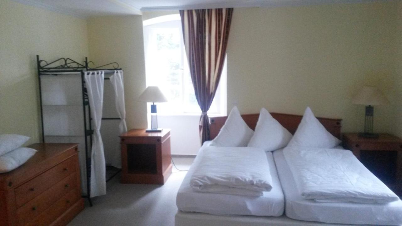 Hotel Schloss Fuchsmuehl Екстер'єр фото